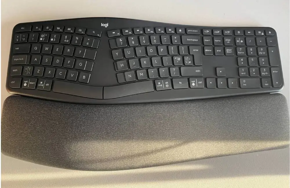 Best Keyboard For Writers: Logitech Ergo K860 Wireless Ergonomic Keyboard