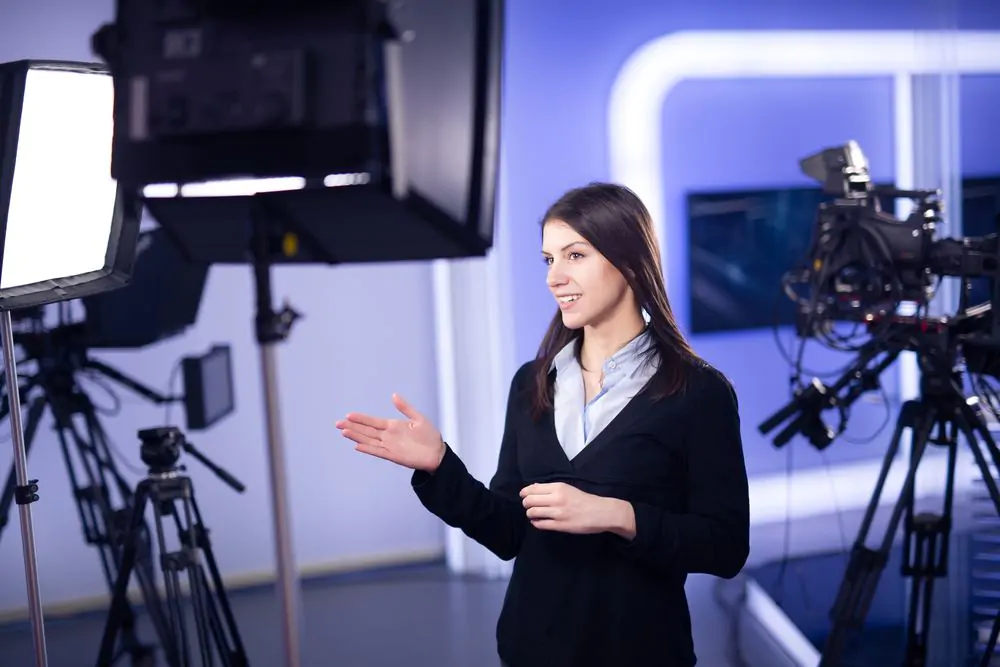 What is broadcast journalism?
